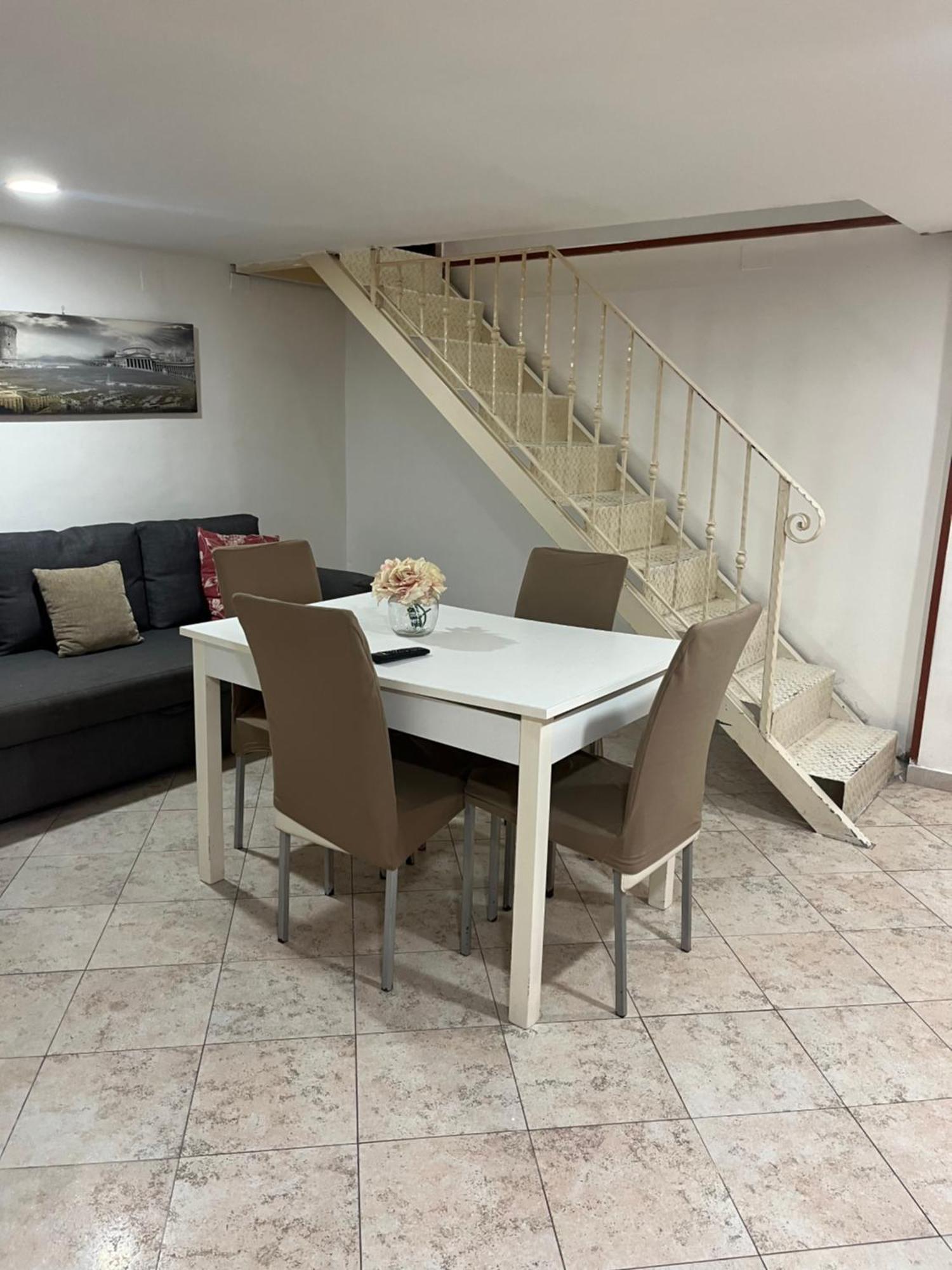 Love Home نابولي المظهر الخارجي الصورة